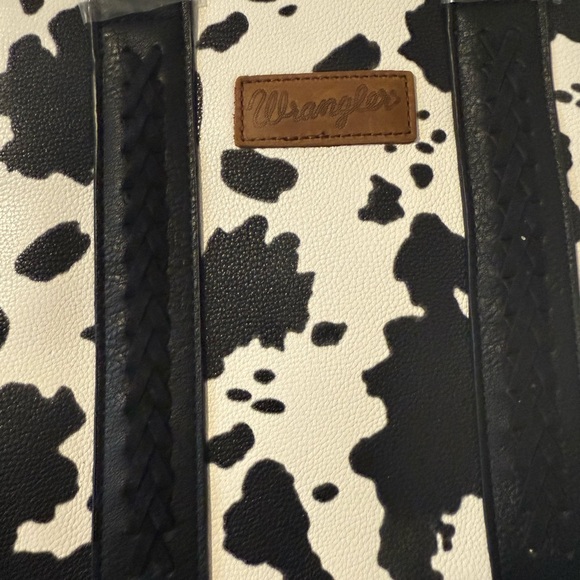 NWT Leather Cow print Wrangler Black and White Women's Bag or cross body - Picture 9 of 10